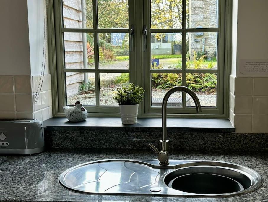 Little Bream - Pretty Cosy Cottage, Sea Views, Walk To The Beach Mawnan Smith Zewnętrze zdjęcie