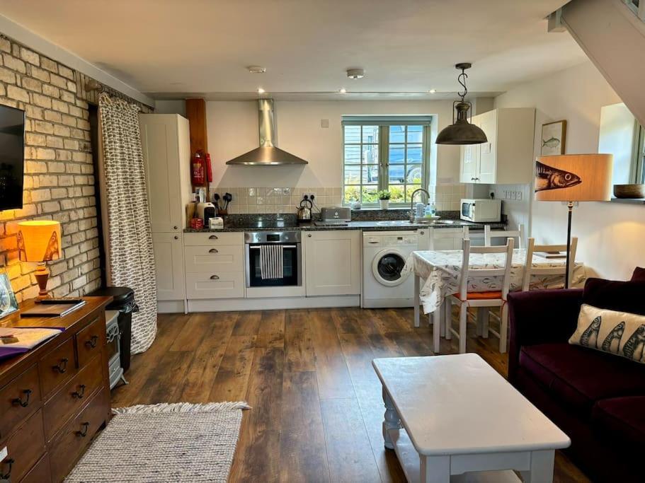 Little Bream - Pretty Cosy Cottage, Sea Views, Walk To The Beach Mawnan Smith Zewnętrze zdjęcie